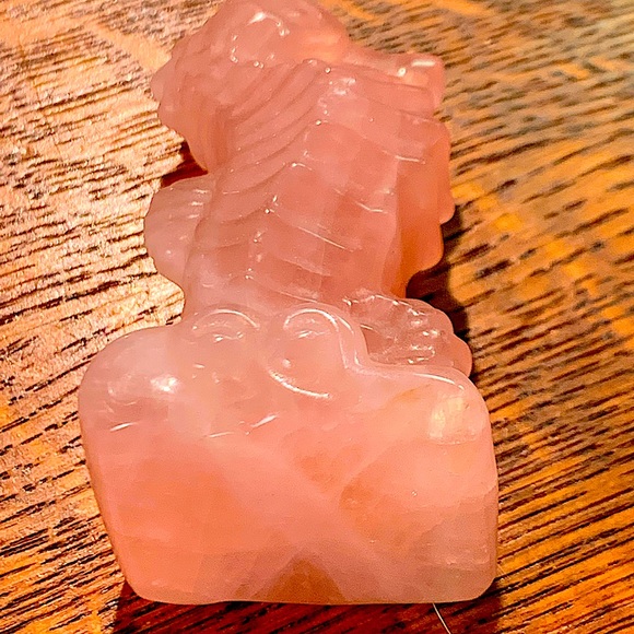 ROSE QUARTZ SEA HORSE CARVED UNCONDITIONAL LOVE HEALING STONE 3 INCH TALL NEW - Picture 6 of 7